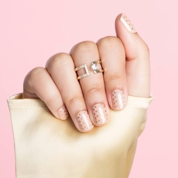 red aspen Other - Red Aspen Tres Chic Tracy Metallic Gold Fake Nail Dashes Manicure Reusable NWT